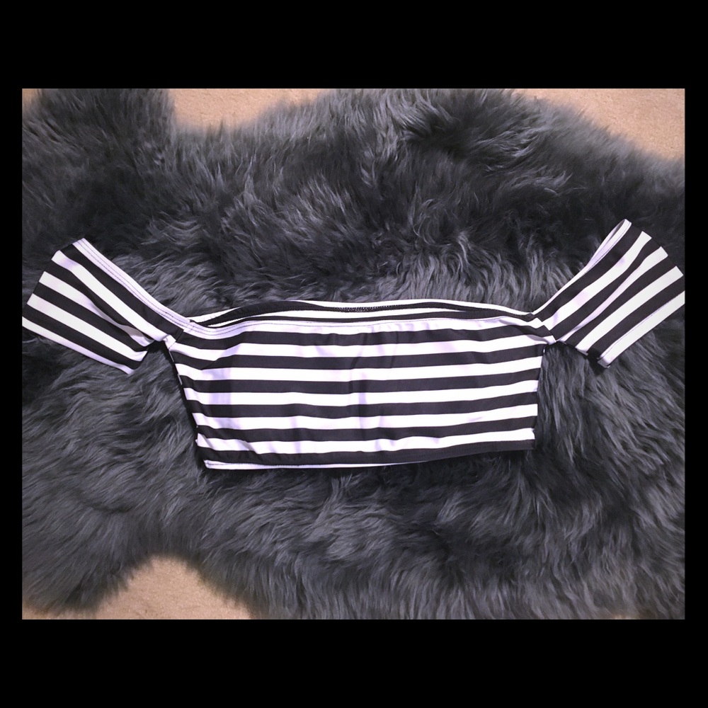 BIKINI TOP striped black and white